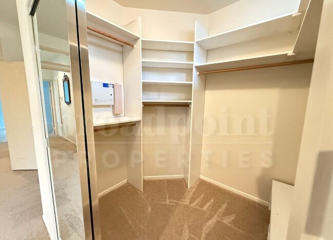 Building Photo - 12640 Springbrook Dr