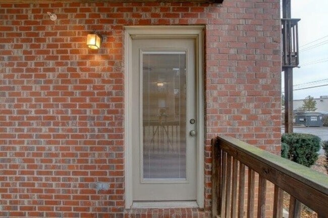 Building Photo - 1640 Golf Club Ln
