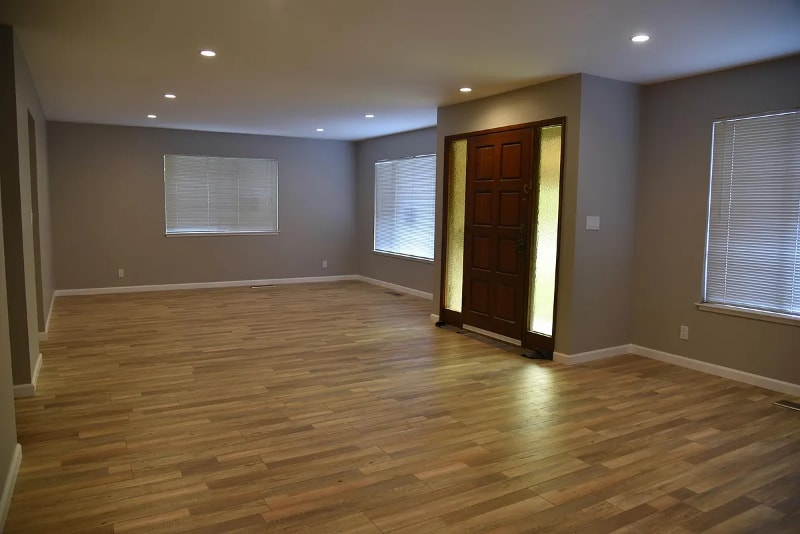 Primary Photo - 1600 Main St