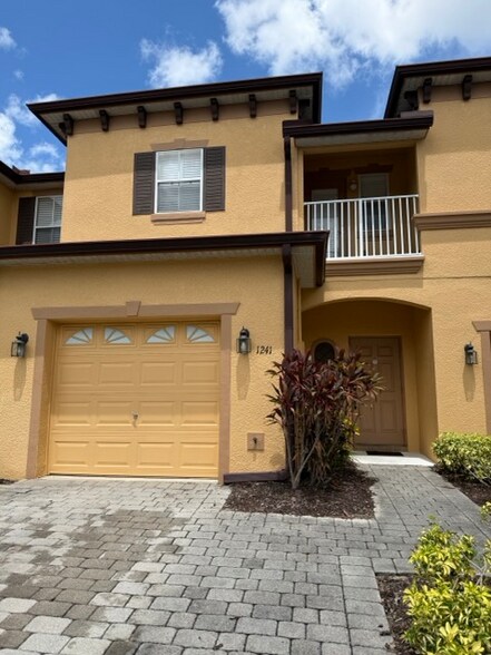 Primary Photo - 1241 Twin Trees Ln