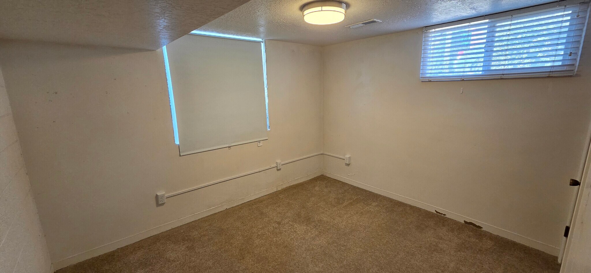 Building Photo - 895 S 500 E