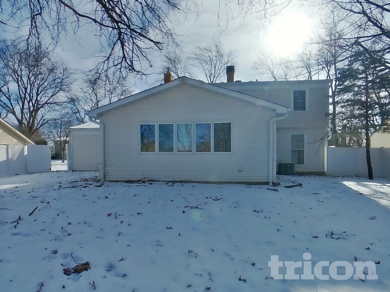 Building Photo - 1235 Casa Solana Dr