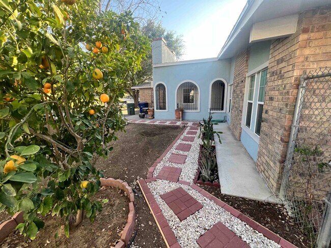 Building Photo - 312 Candlewood Rd