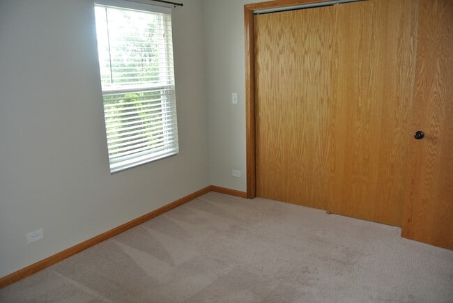 Building Photo - 118 Colonial Pkwy
