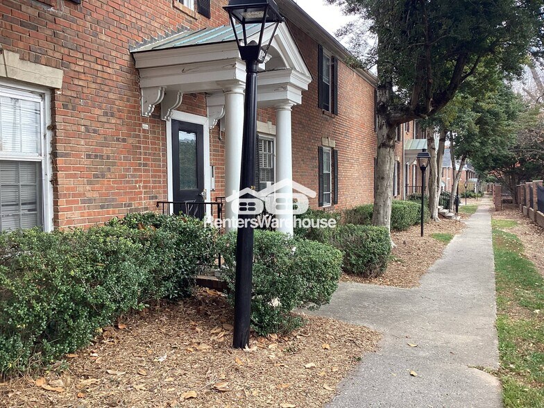 Primary Photo - 6700 Roswell Rd NE