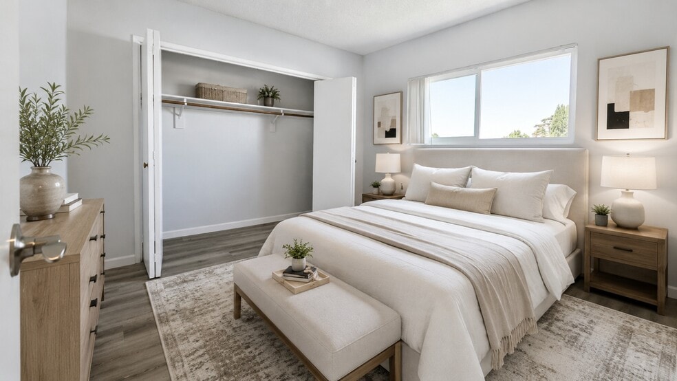 Building Photo - 25937 Viana Ave