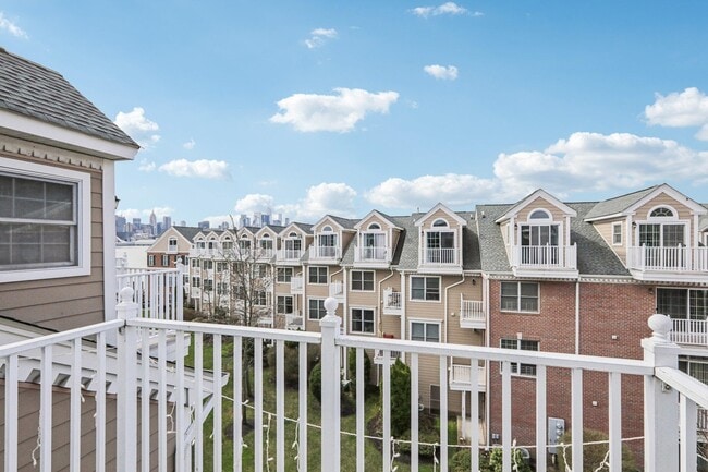 Building Photo - 458 Buffalo Ct