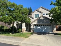Building Photo - Beautifully remodeled 3 Bdrm+Master retrea...
