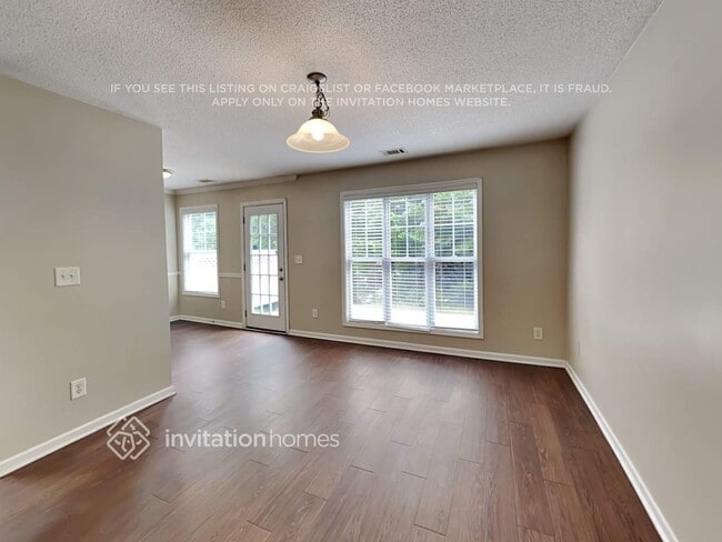Building Photo - 3816 Pine Village Pl