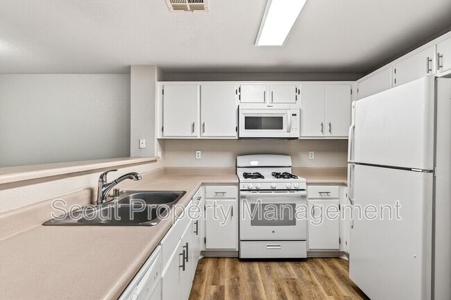 Building Photo - 44722 Adam Ln