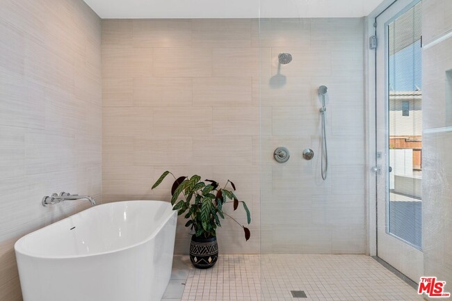 Building Photo - 3632 Beverly Ridge Dr