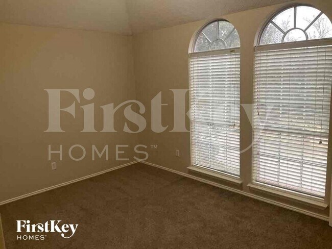 Building Photo - 2329 Bent Brook Dr