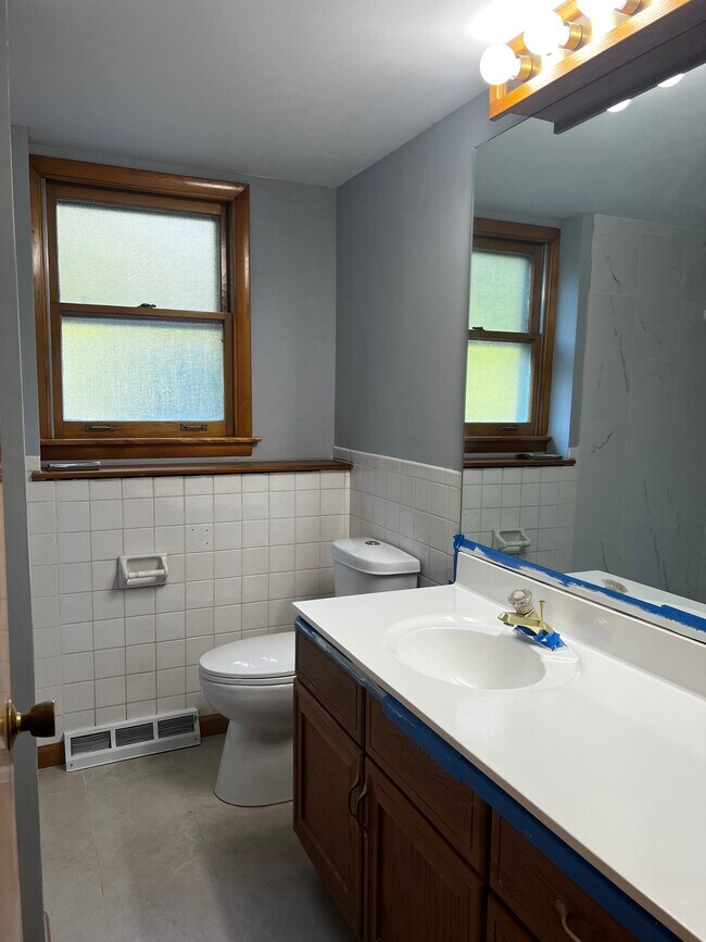 Building Photo - 5341 Grand Ave