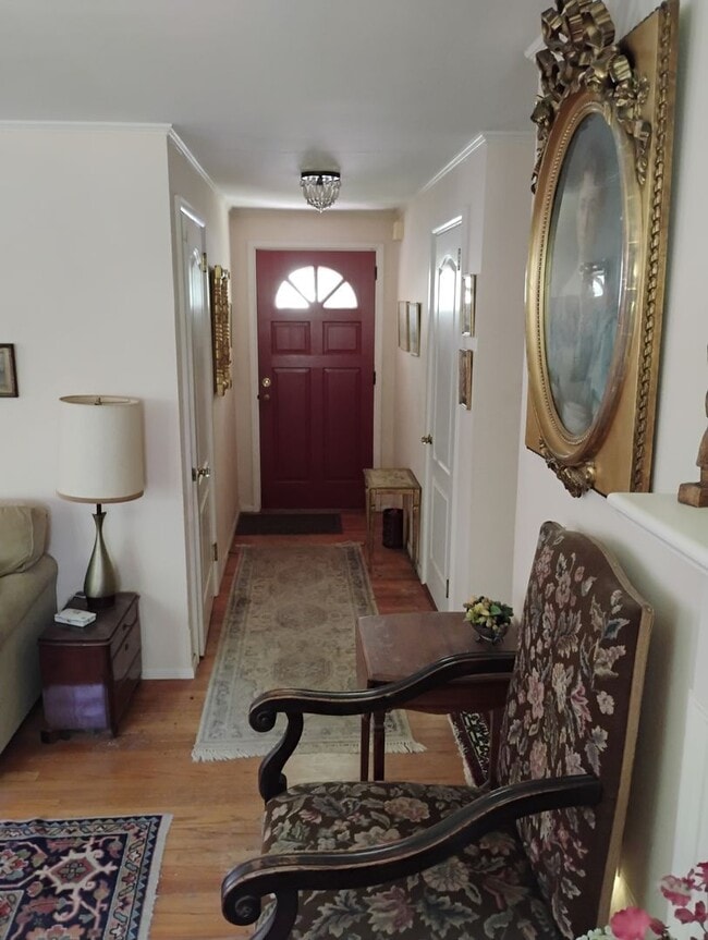 Building Photo - Spacious Furnished 3-4 Bedroom Home Near Dartmouth