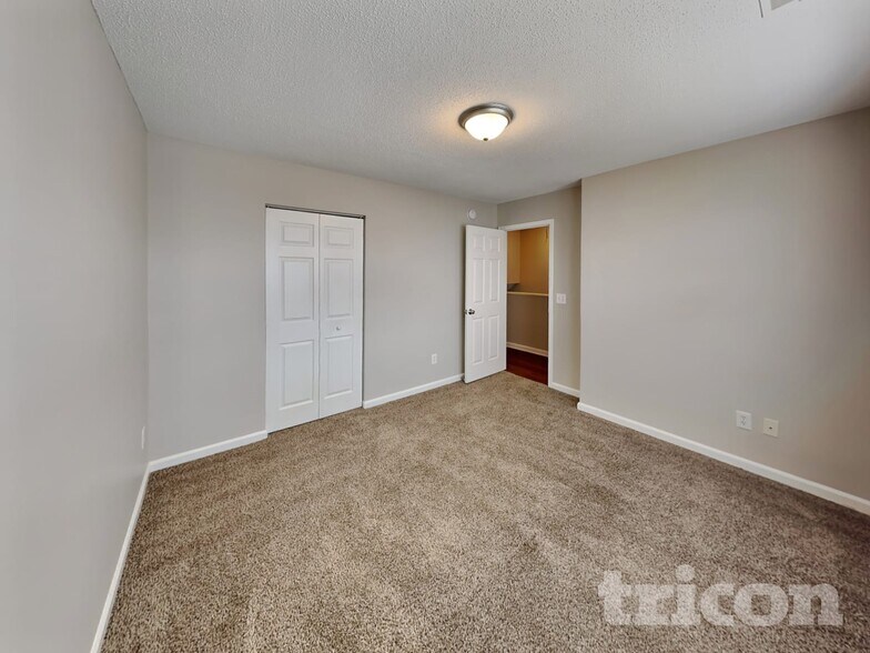 Building Photo - 308 Fox Trot Dr