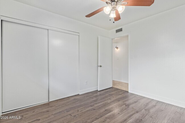 Building Photo - 3929 S Pine St