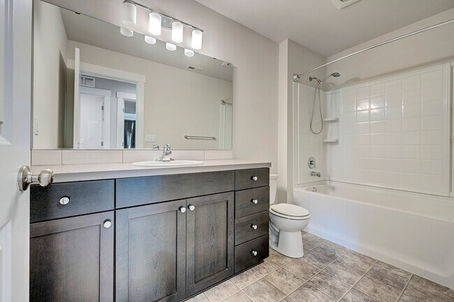 Building Photo - Marysville 4 bed/2.5 bath with large bonus...