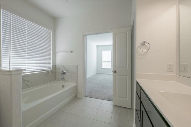 Building Photo - 313 Sonbria Pass