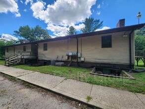 Building Photo - 4435 S Sioux St