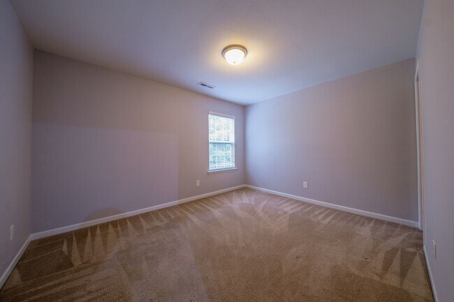 Building Photo - 1301 Waldridge Ct