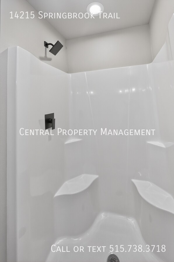 Building Photo - 14215 Springbrook Trl