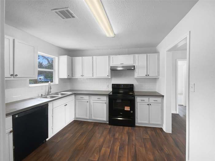 Building Photo - 5109 Wilmington St