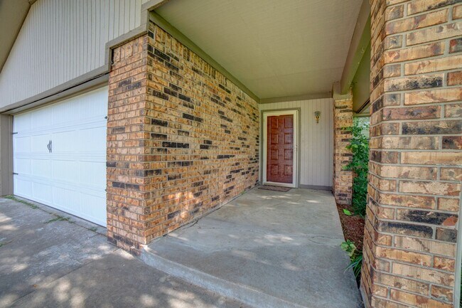 Building Photo - Fantastic Broken Arrow property now up for rent