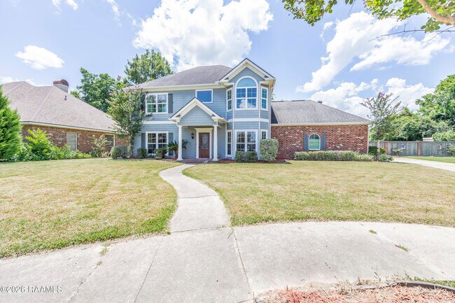 Building Photo - 300 Oak Hollow Dr