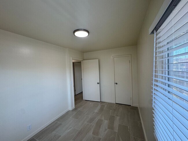 Building Photo - 1056 Pajaro St