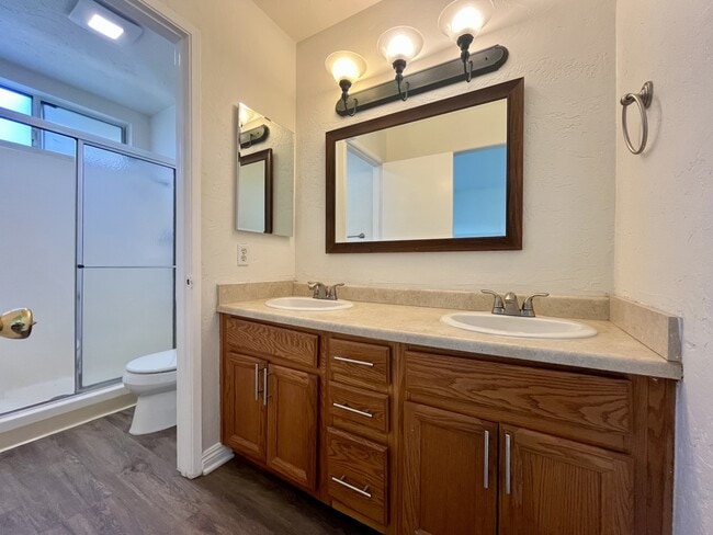 Building Photo - 5436 Mantua Ct