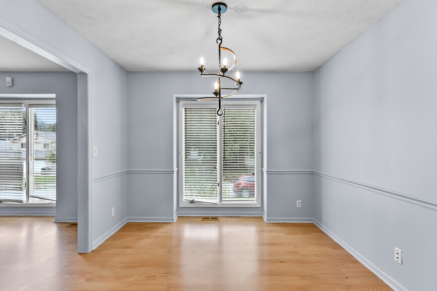 Building Photo - 5016 S 164th St