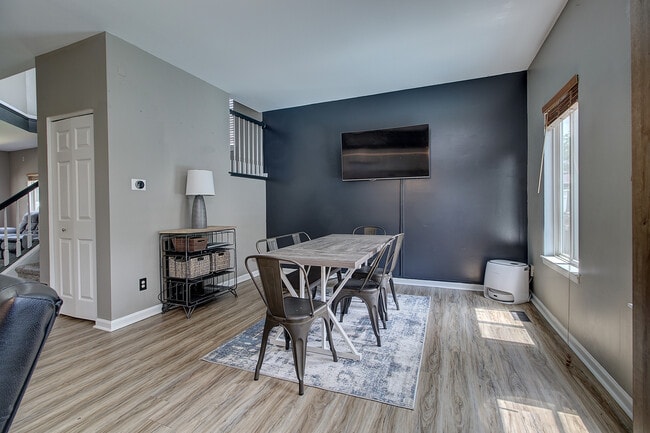 Building Photo - 21503 Franklin Cir