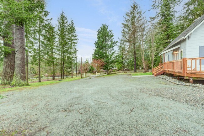 Building Photo - 11825 Woods Lake Rd