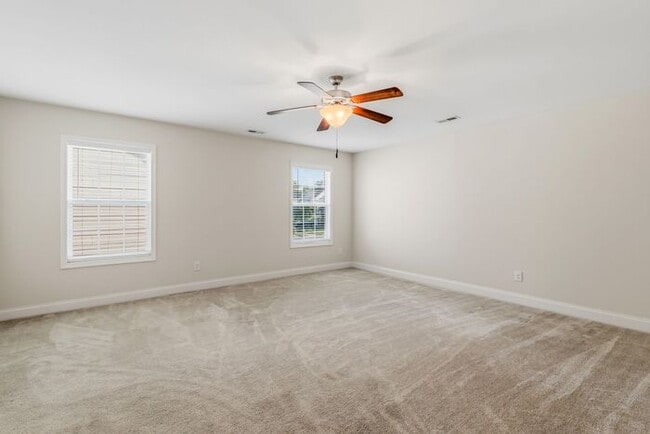 Building Photo - 5 Bedrooms in the heart of Summerfield!