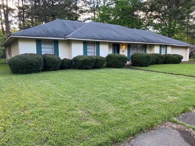 Building Photo - 5075 Riverwood Cir - NE Jackson