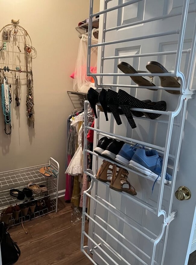 Building Photo - 23 Mt Vernon Cir