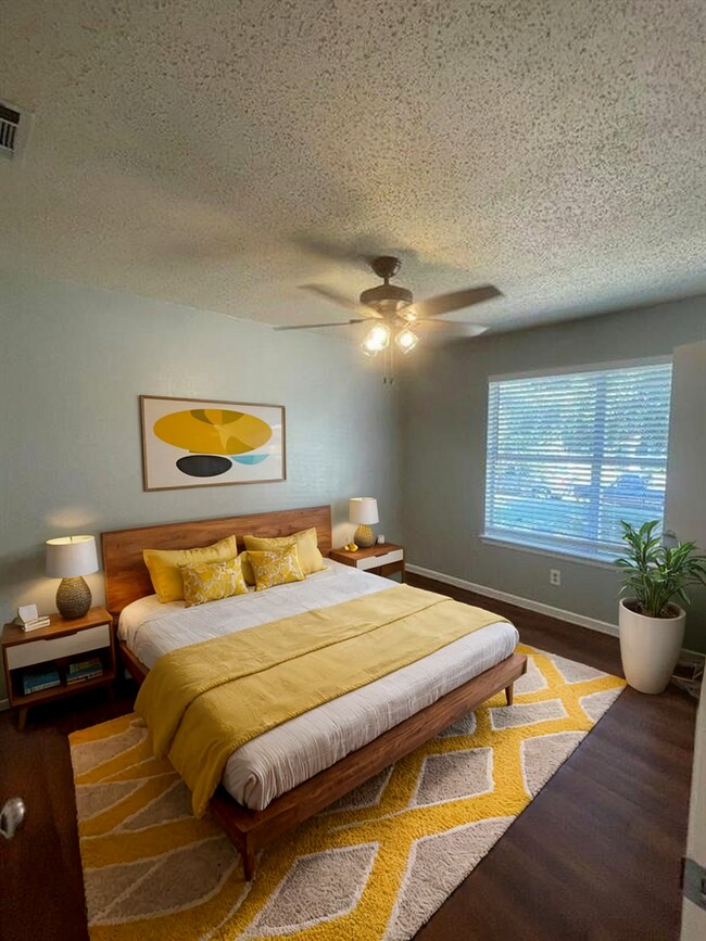 Building Photo - 309 E Grady Dr