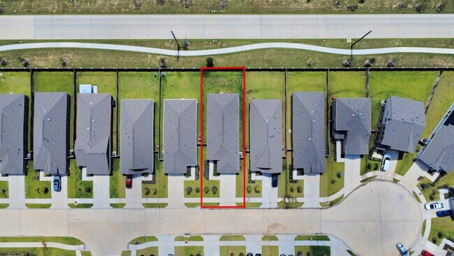 Building Photo - 3037 Pensacola Dr
