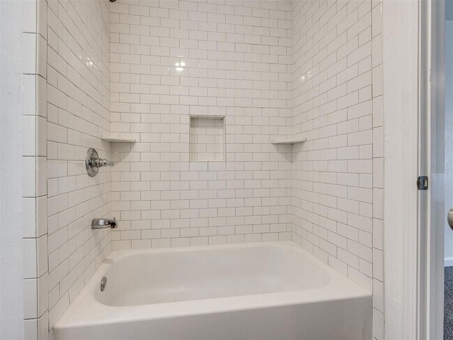 Building Photo - 6312 Overcourt Manor