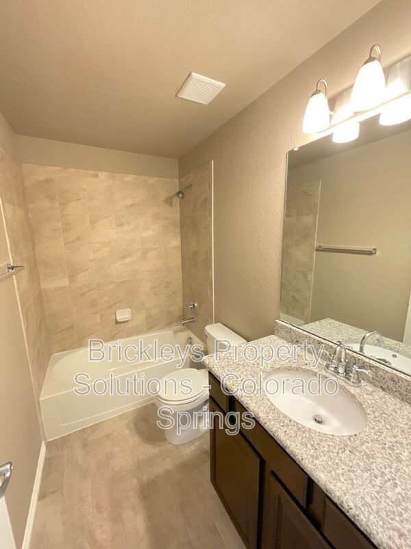 Building Photo - 6523 Lamine Dr
