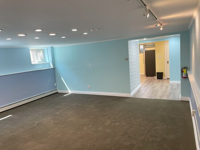 Building Photo - Downing St.