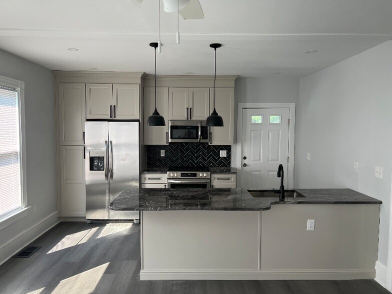 Building Photo - 92 Spring Garden St