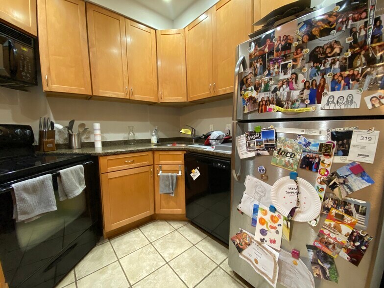 Building Photo - 42 Fenway