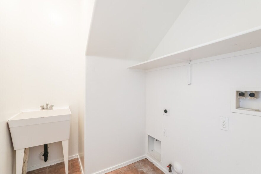 Building Photo - 485 E Placita Fanega