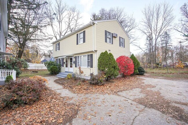 Building Photo - 52 Price St