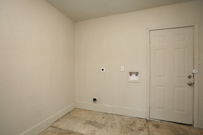 Building Photo - 11914 Meadowpass St