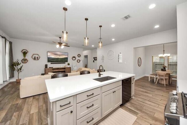 Building Photo - 16307 Pintado Forest Rd