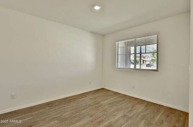 Building Photo - 25847 W Winston Dr