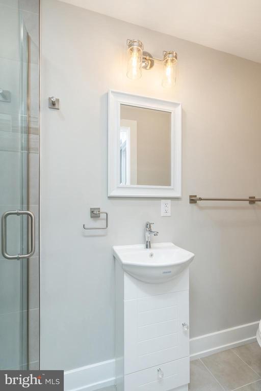 Building Photo - 103 E Duval St