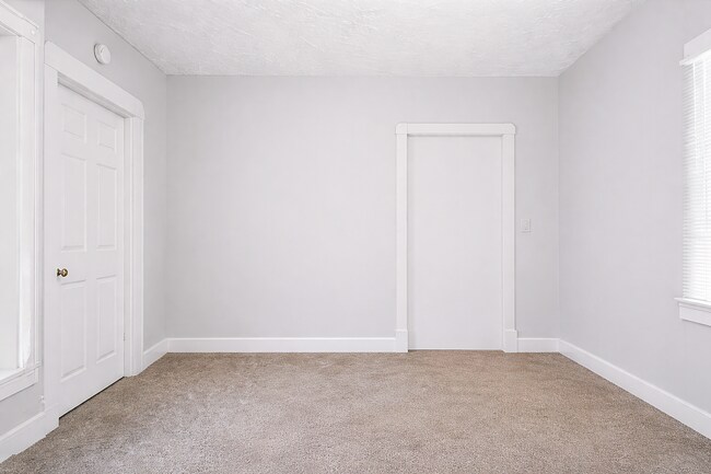 Building Photo - 1343 Edgemont Ave